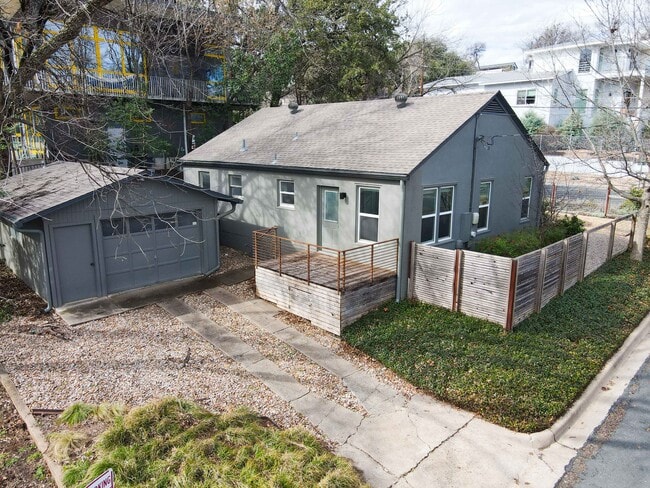 Building Photo - 701 Bouldin Ave