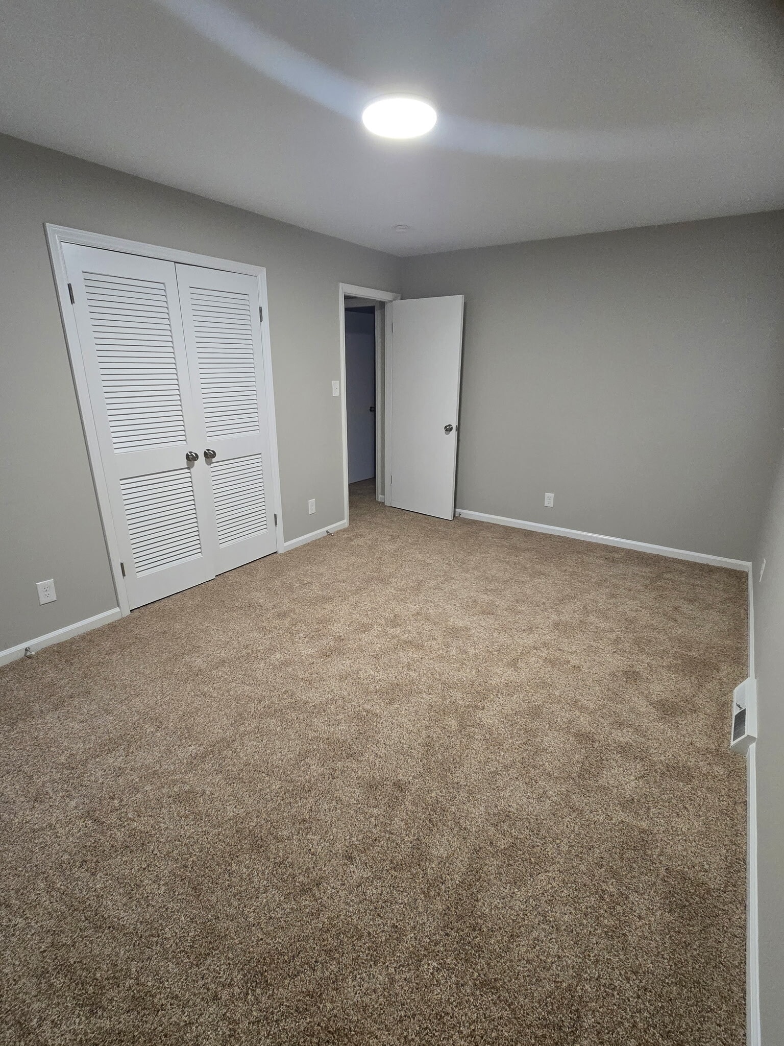 Building Photo - 2218 Lakeland Rd