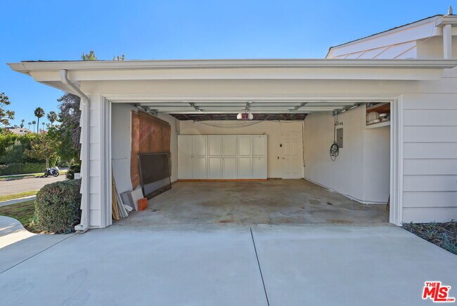 Building Photo - 1373 Beckwith Ave