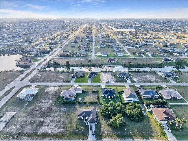 Building Photo - 1612 NW 9th Ave