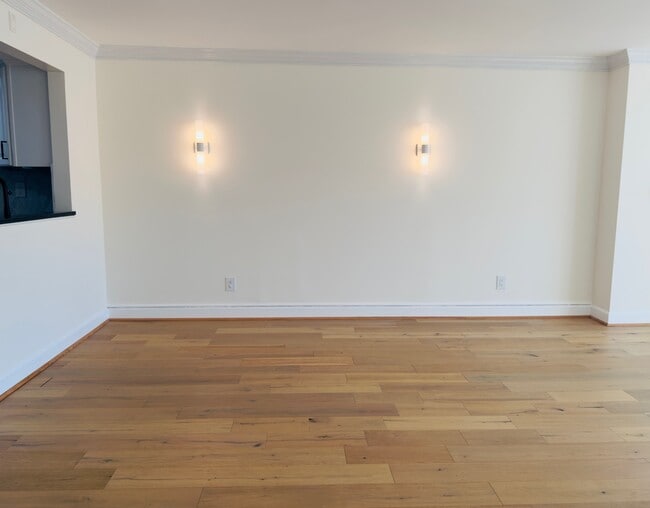 Building Photo - 1080 Wisconsin Ave NW