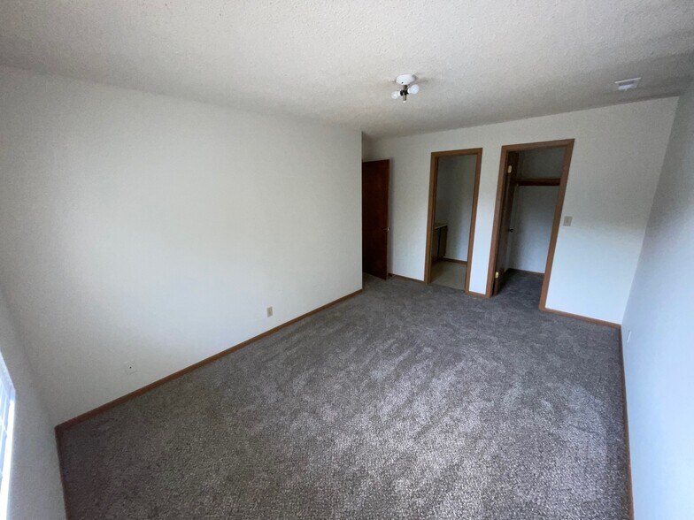 Master Bedroom - 1617 Prospect St
