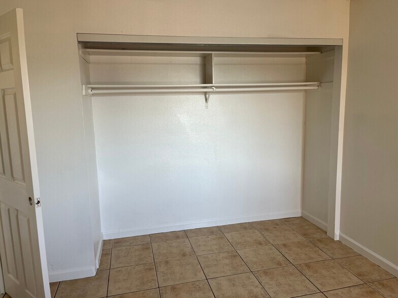 Building Photo - 5648 Meikle Ln