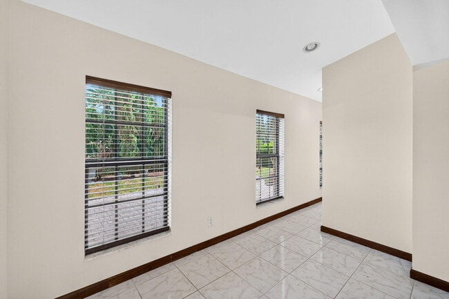 Building Photo - 2060 Tropic Isle