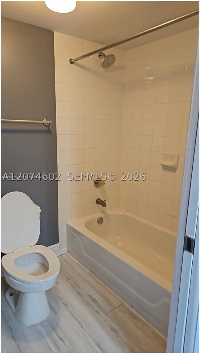 Building Photo - 1715 Village 101 Vlg