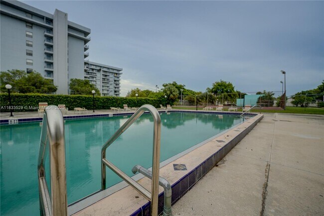 Building Photo - 15600 NW 7th Ave