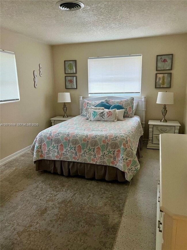 Building Photo - 1241 Manor Dr