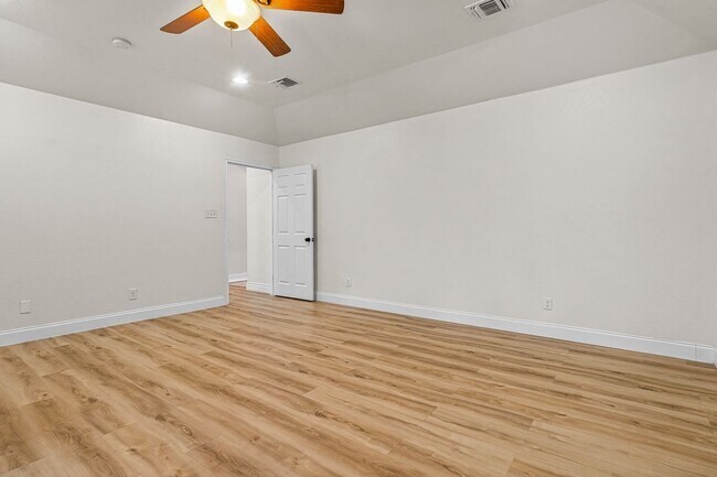 Building Photo - 9130 Windgarden Cir