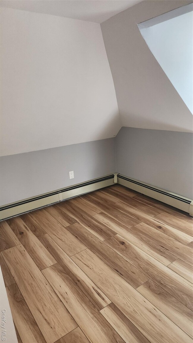 Building Photo - 38 Moulton Ave