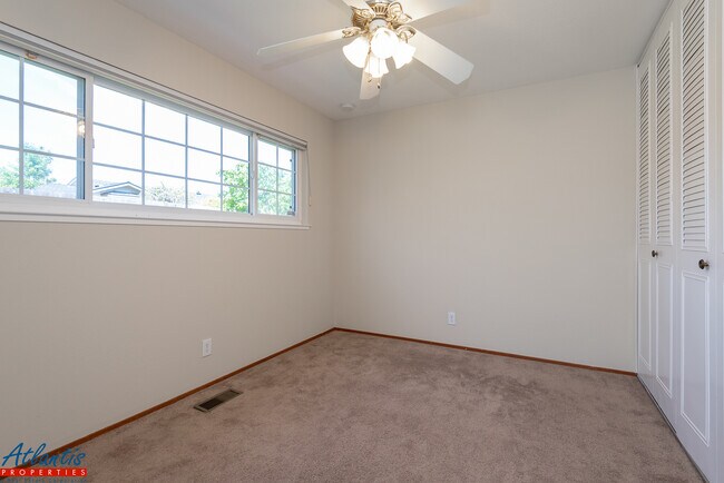Building Photo - Beautiful Home | Central A/C | Desirable Location