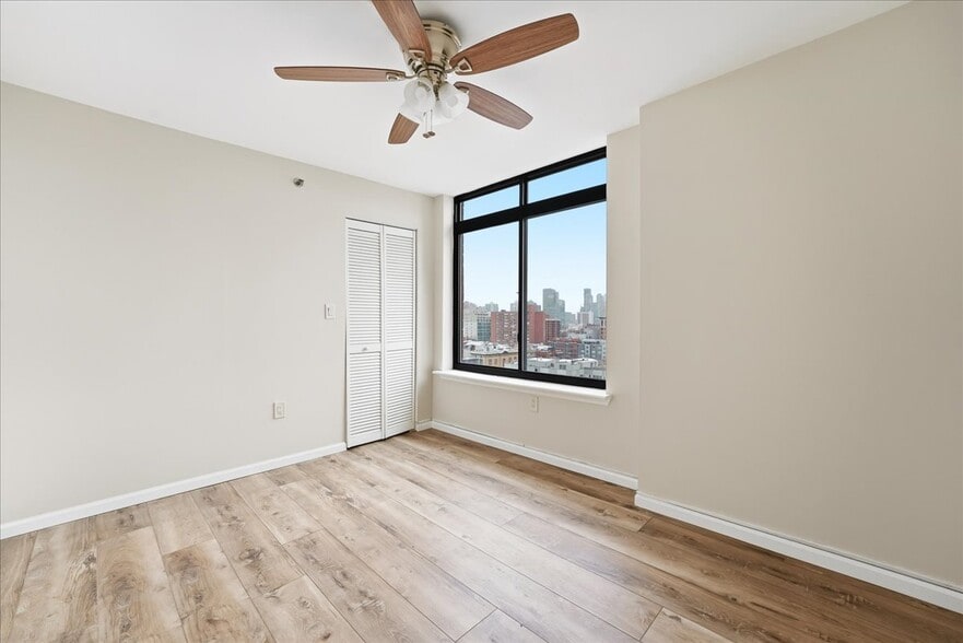 Building Photo - 700 1st St