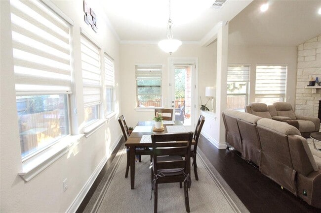 Building Photo - 15100 Iveans Way
