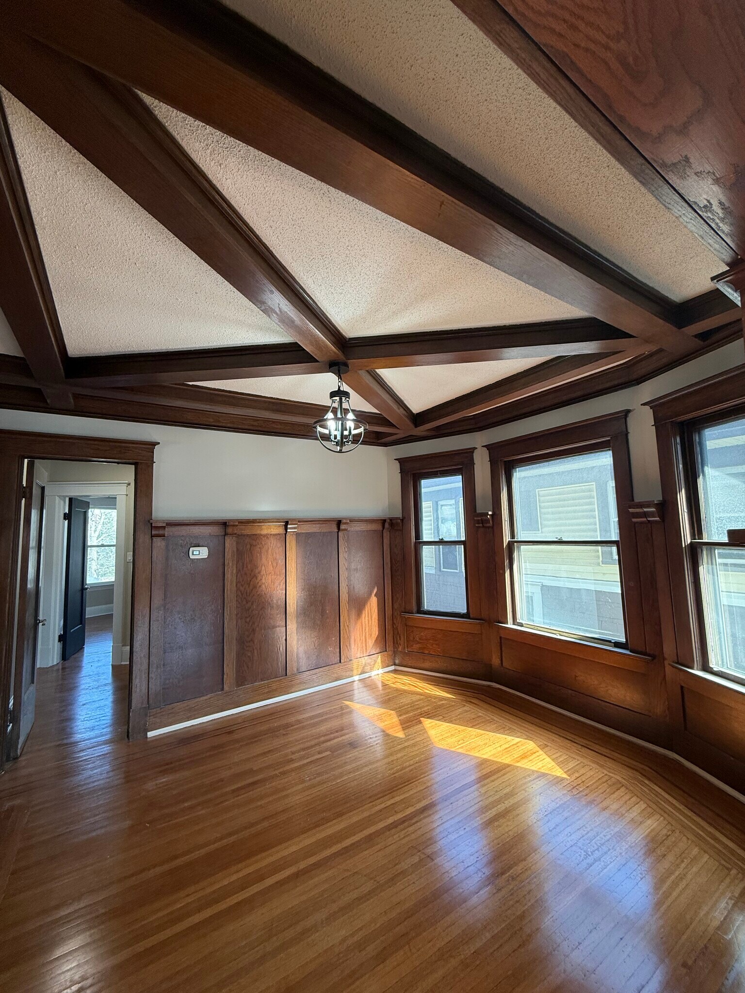 Building Photo - 629 Parkside Ave