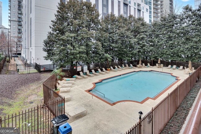 Building Photo - 1101 Juniper St NE