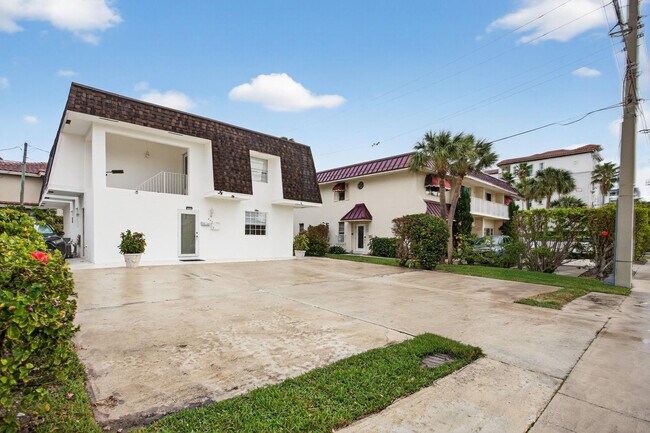 Building Photo - 536 SE 20th Ave