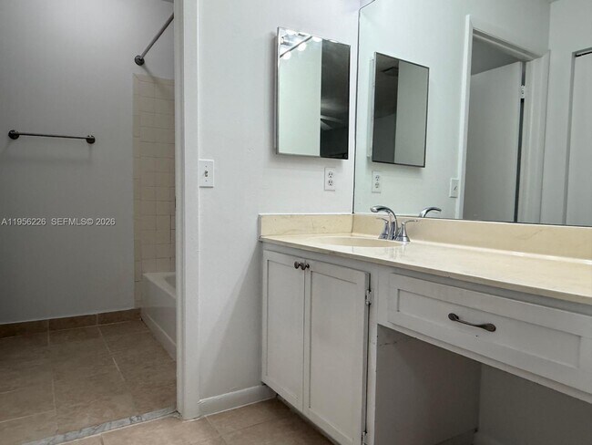 Building Photo - 9103 SW 138th Pl