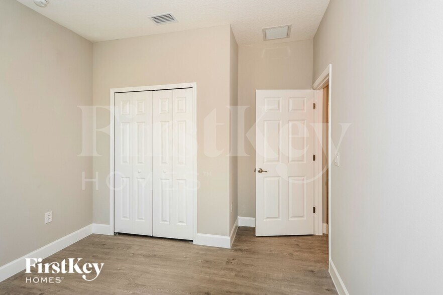 Building Photo - 486 Harrisburg St SW