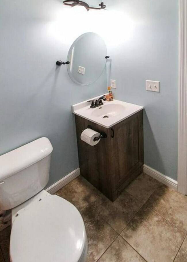 Building Photo - AVALON BLUFF...3 Bedroom 2 Bath