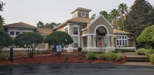 Building Photo - 10550 Baymeadows Rd