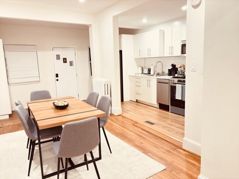 Building Photo - 1826 A St SE