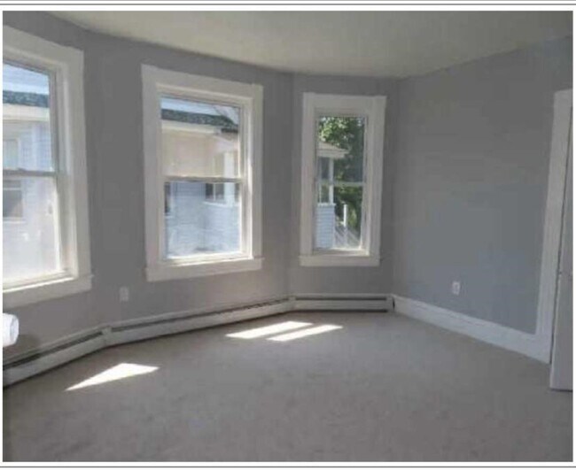 Building Photo - 27 Burtt St