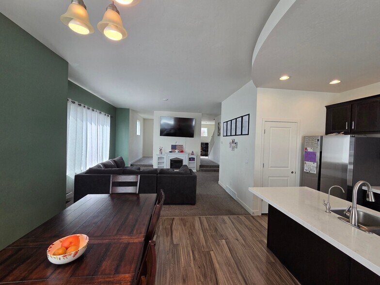 Building Photo - 5097 Laureston Way
