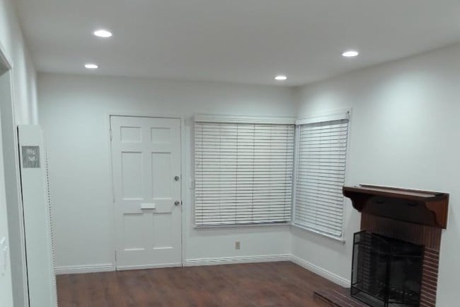 living room - Recessed Lighting - 512 N Lucia Ave