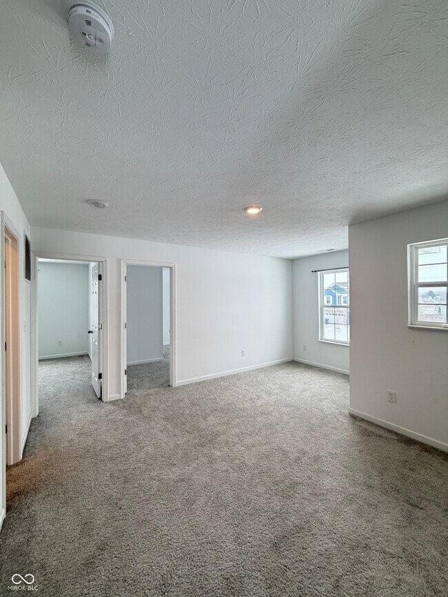 Building Photo - 1184 Lakeshore Dr