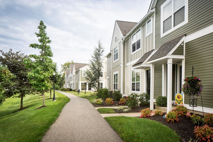 Primary Photo - Brook View Apartment Homes