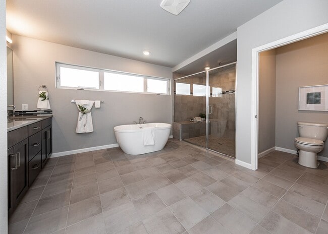 Building Photo - Luxury Executive Westside Townhouse with E...