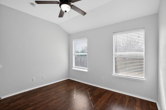 Building Photo - 1942 Courtside Dr