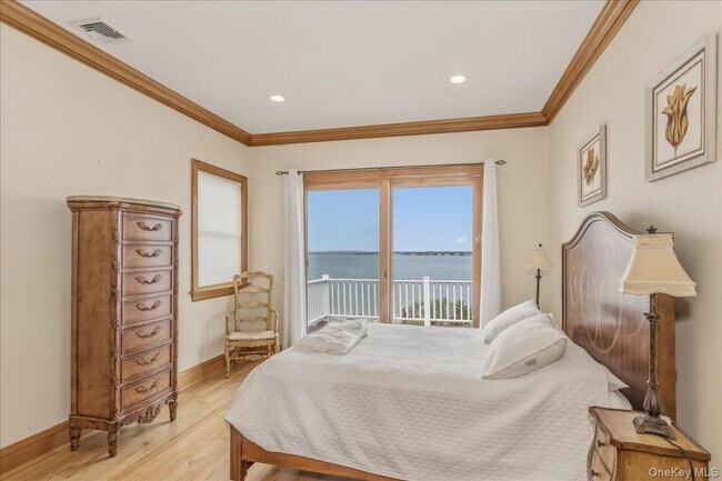 Building Photo - 672 Dune Rd