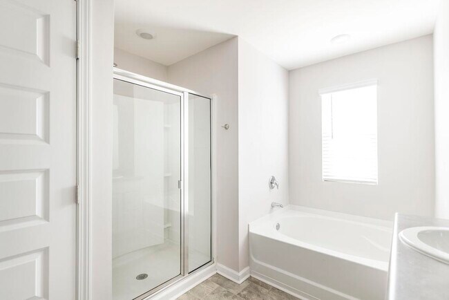 Building Photo - 200 Harrow Dr