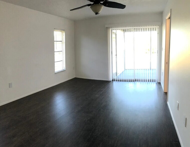 Building Photo - 3119 Riverside Dr