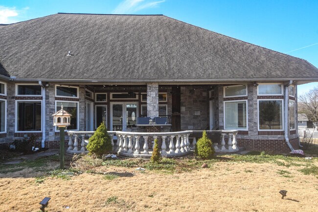 Building Photo - 21685 Merion Ct