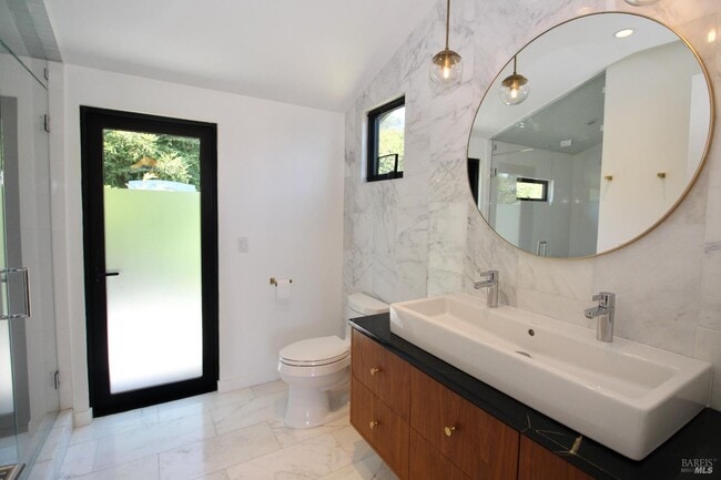 Building Photo - 19 Bayview Terrace