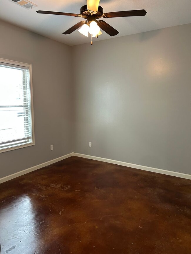 Building Photo - 101 Private Rd 4017