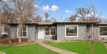Building Photo - 2513 Cincinnati Ave