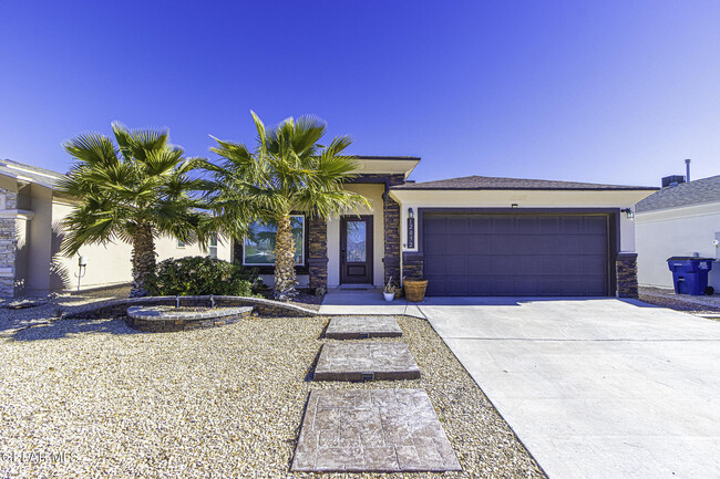 Building Photo - 12052 Mesquite Thorn Dr