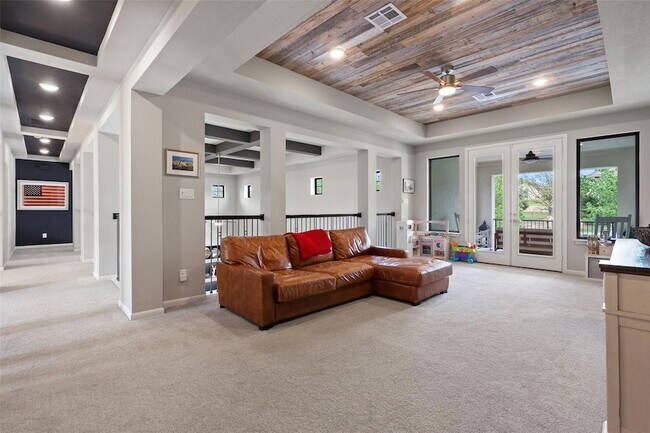 Building Photo - 105 Bisset Ct