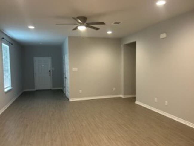 Building Photo - 4-bedroom 2-bathroom house for rent! HOUSING ACCEPTED!