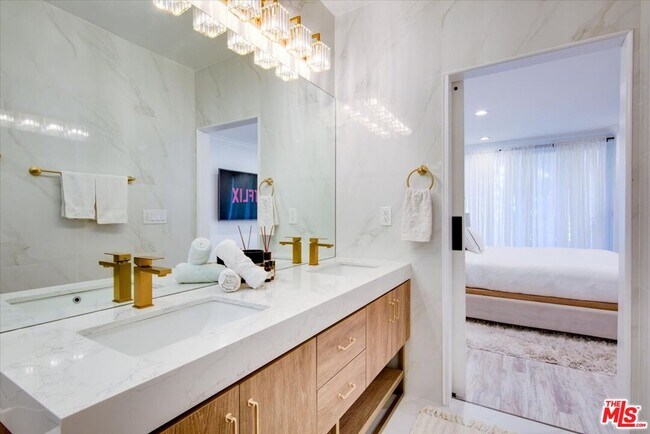 Building Photo - 1909 Pelham Ave