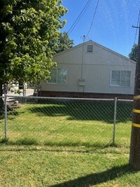 Building Photo - 5911 Poplar Ave