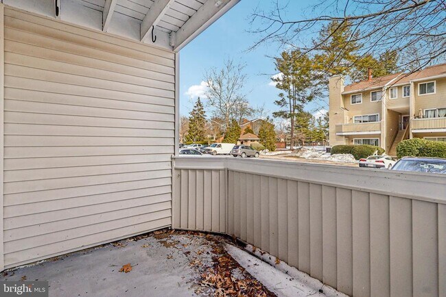 Building Photo - 18202 Chalet Dr