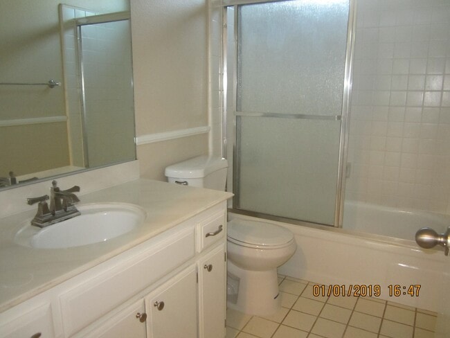 Building Photo - Immaculate 3 Bedroom With New Paint and Upgrades Throughout!