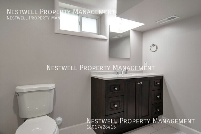 Building Photo - Great 4-bed Townhome in South Salt Lake