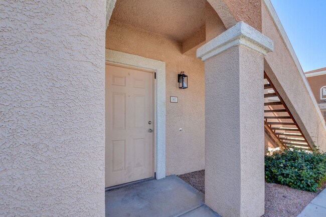 Building Photo - Beautiful 2BR / 2BA Renovated / Modern Condo In A Gated Complex.