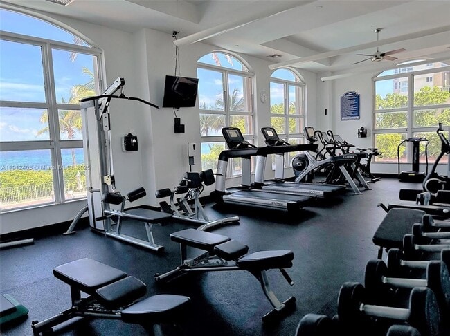 Building Photo - 2080 S Ocean Dr