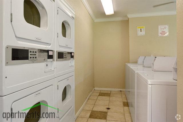 Laundry Facilities - Brookbend Apartments