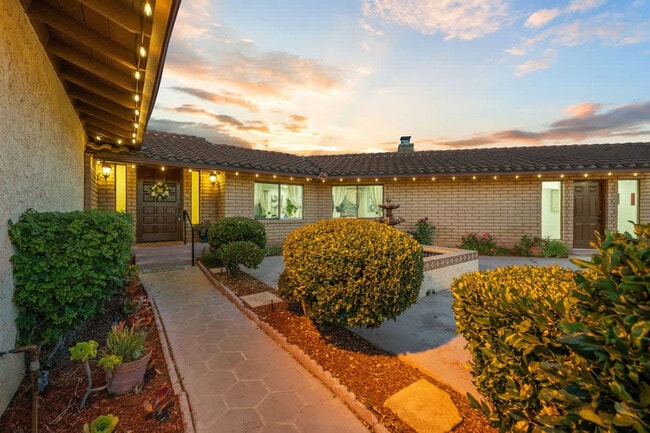 Building Photo - 14552 Skyline Truck Trail